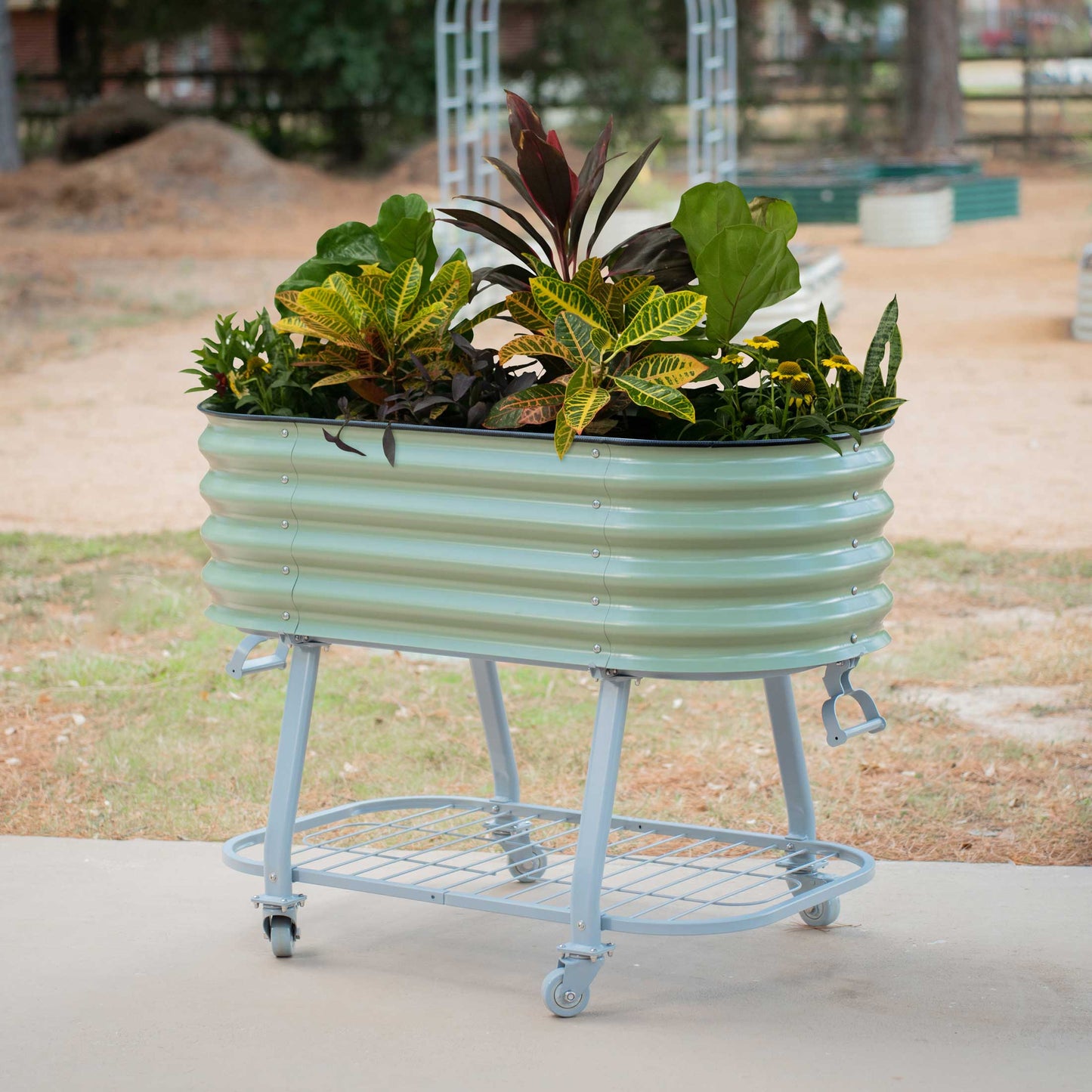 Cama de jardín elevada rodante con riego automático