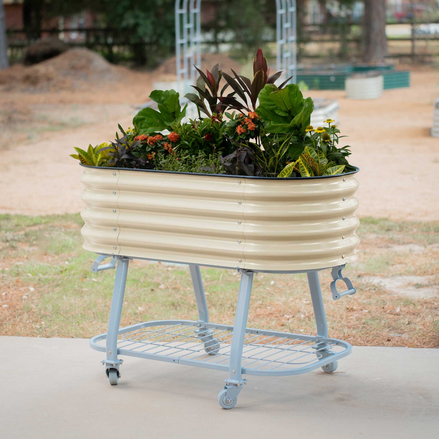 Cama de jardín elevada rodante con riego automático