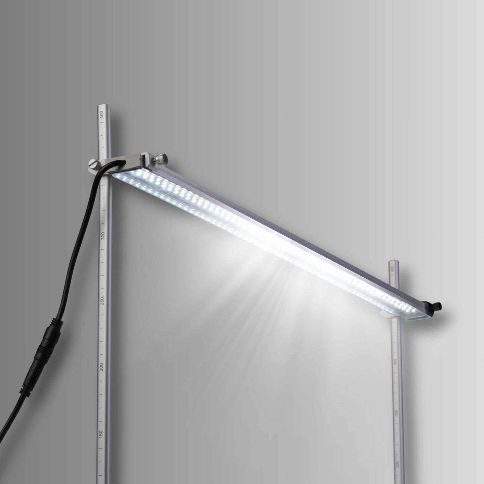2 FT LED Grow Light with Adjustable Stand – Pepper Joe's